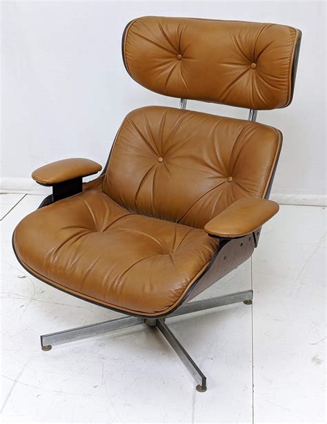 Selig Eames Chair .